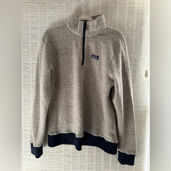 Patagonia men’s fleece top
